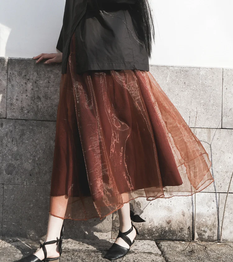 Женская юбка из органзы и UMI MAO коллекция весна-лето 2023