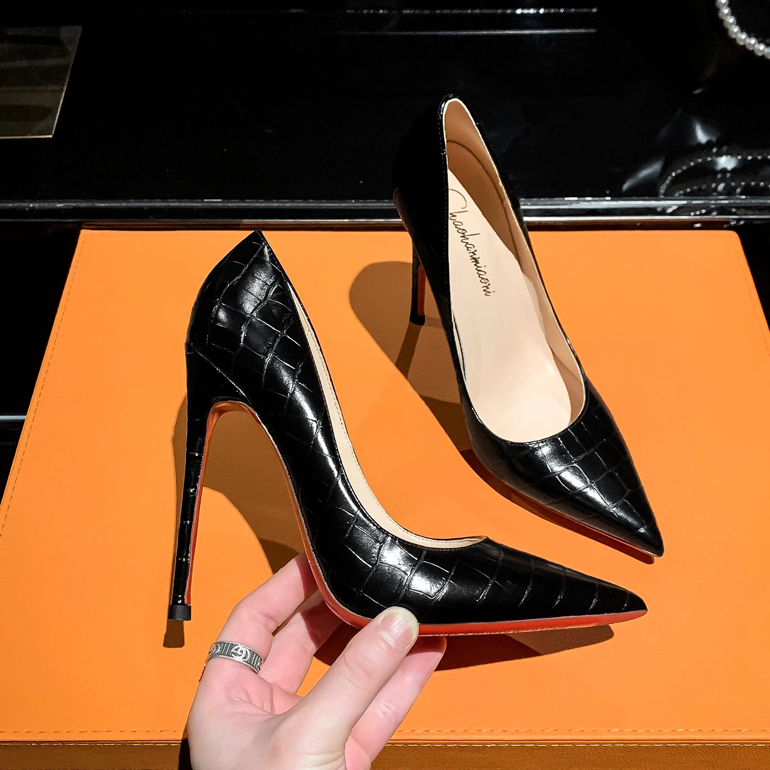 2023New Crocodile Print Women's Pumps Red Shiny Bottom High Heel Shoes Comfortable Sexy Wedding Shoes Fashion Office Shoes 8 Cm