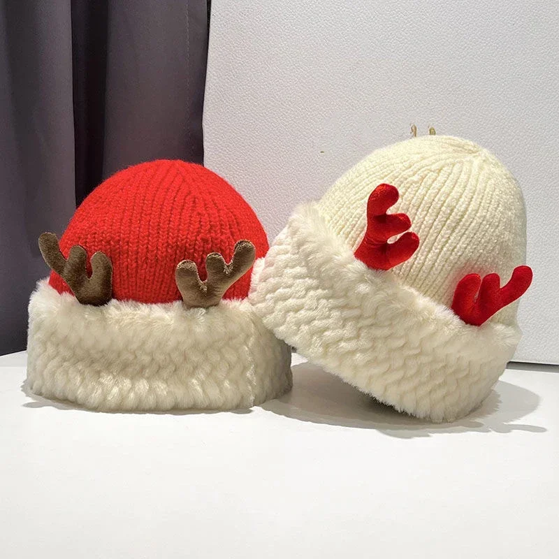 Рисунок 3 - Шерстяная шапка с рогами рождественского оленя