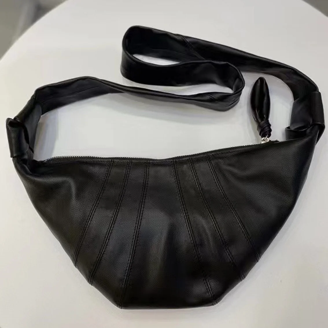 

Новинка 2023, брендовая Подлинная Высококачественная Роскошная маленькая и легкая односторонняя коровья кожа, широкая лента, нагрудная клет...