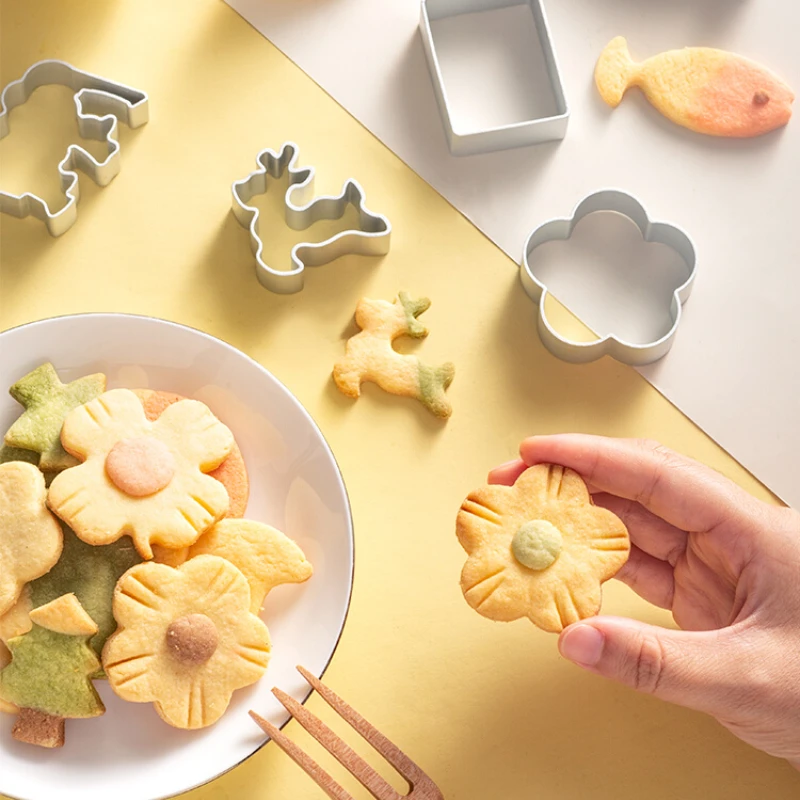 

10 Pcs Magic Kitchen Cookie Mold Household Baked Steamed Buns Diy Children's Baby Pineapple Cake Auxiliary Food Mold