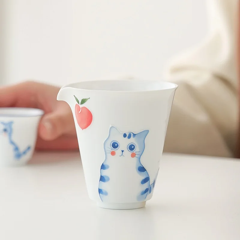 

Белый фарфоровый чайный питчер с изображением кошки ручной работы, стандартный чайный набор, керамическая чашка, средняя чашка, посуда для ...