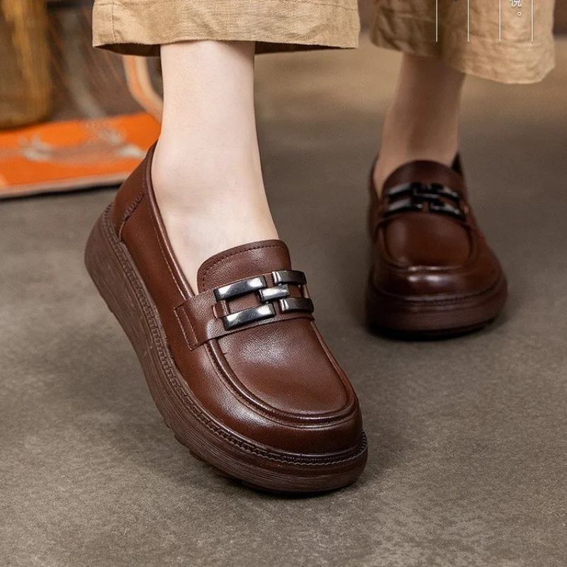 

Retro 2022 Fashion Ethnic Pu Leather Wedge Shoes Autumn Comfortable Ladies Non Slip Metal Trim Round Toe Flats Zapatillas Mujer