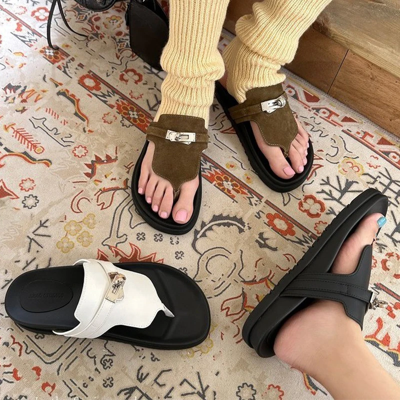 

Шлепанцы женские на плоской подошве, брендовые сандалии с ремешком на пятке, дизайнерские, сланцы, пляжная обувь, лето 2023