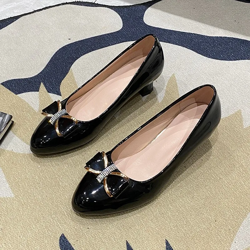 Женские модные милые легкие коричневые весенние туфли без шнуровки на плоской