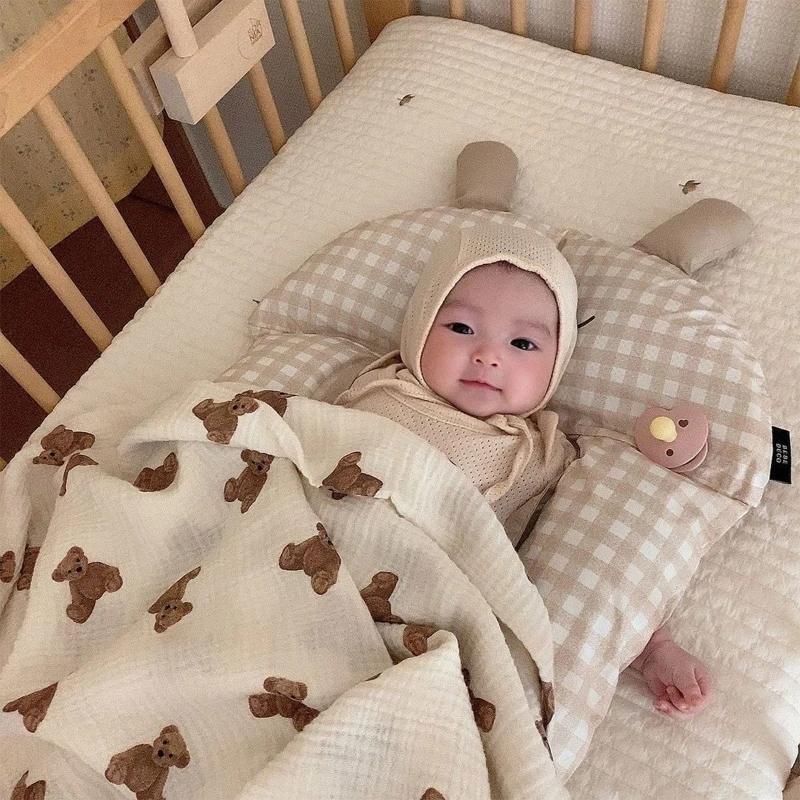 

Baby 2 Layers Gauze Swaddle Wrapped Muslin Blanket Fashion Bear Print Spring Summer Air Conditioned Quilt Footmuff Sleeping Bag