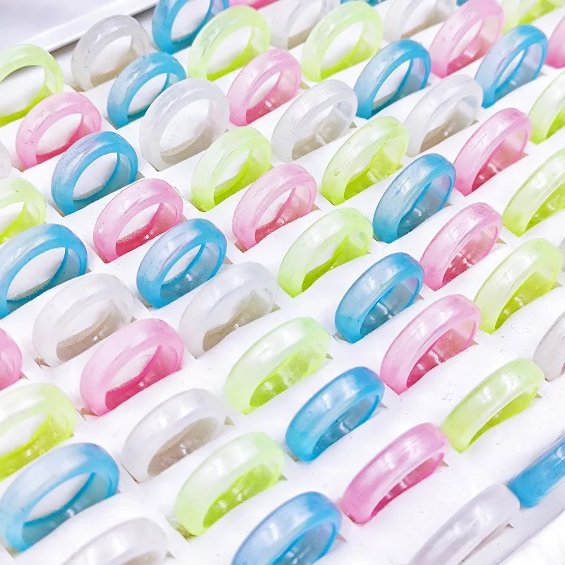 

50/100pcs/Lot Trendy Colorful Resin Luminous Rings for Women and Girl Glow In The Dark Charm Jewelry Party Gift Wholesale