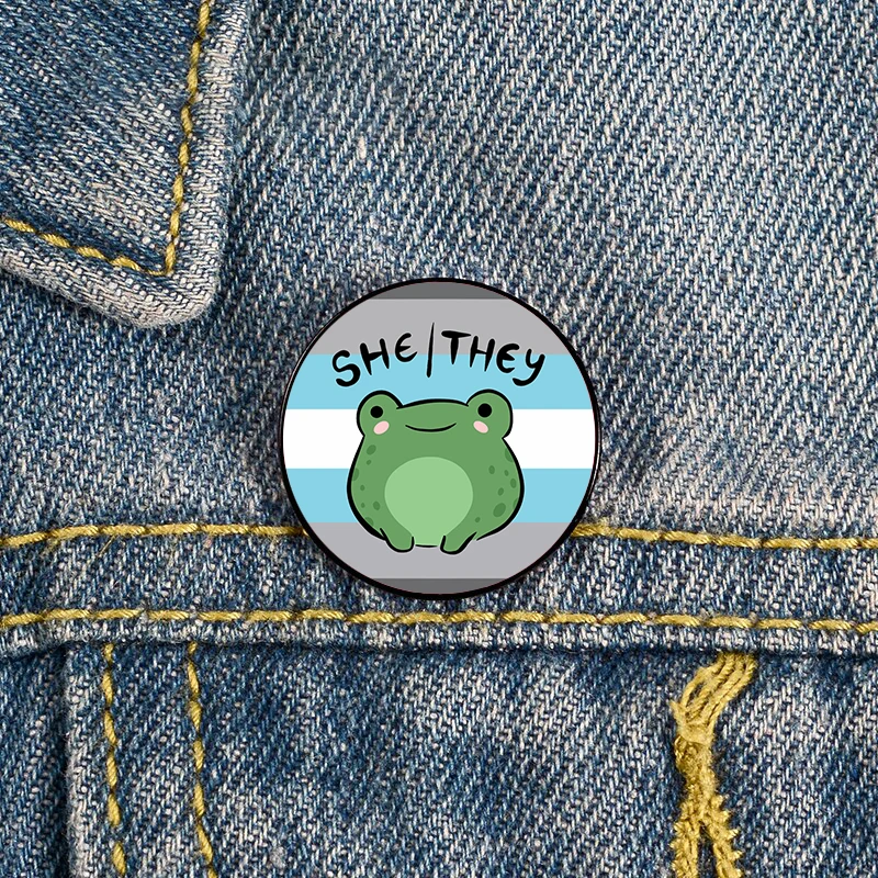 

Demiboy Pride she they pronoun frog Pin Custom Funny vintage Brooches Shirt Lapel teacher Bag Badge pins for Lover Girl Friends