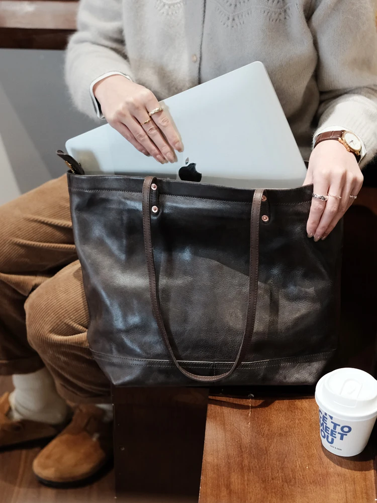 Сумка-тоут женская из мягкой кожи на молнии вместительный нишевый портфель для