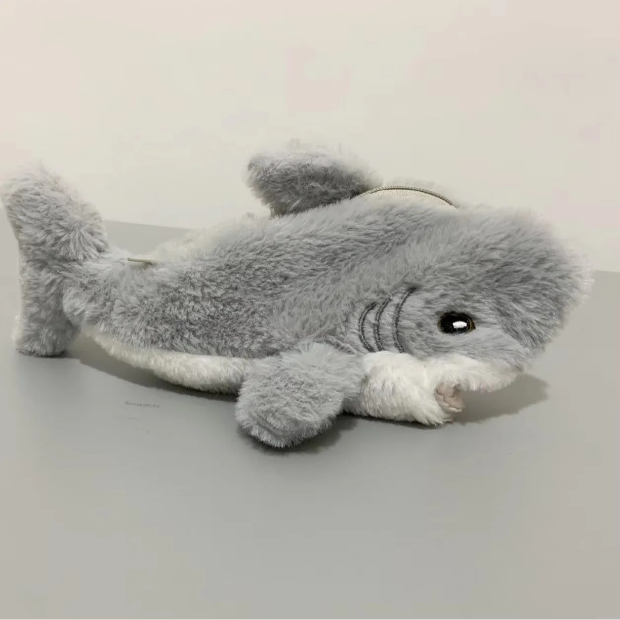 

Плюшевый пенал-акула для школьников