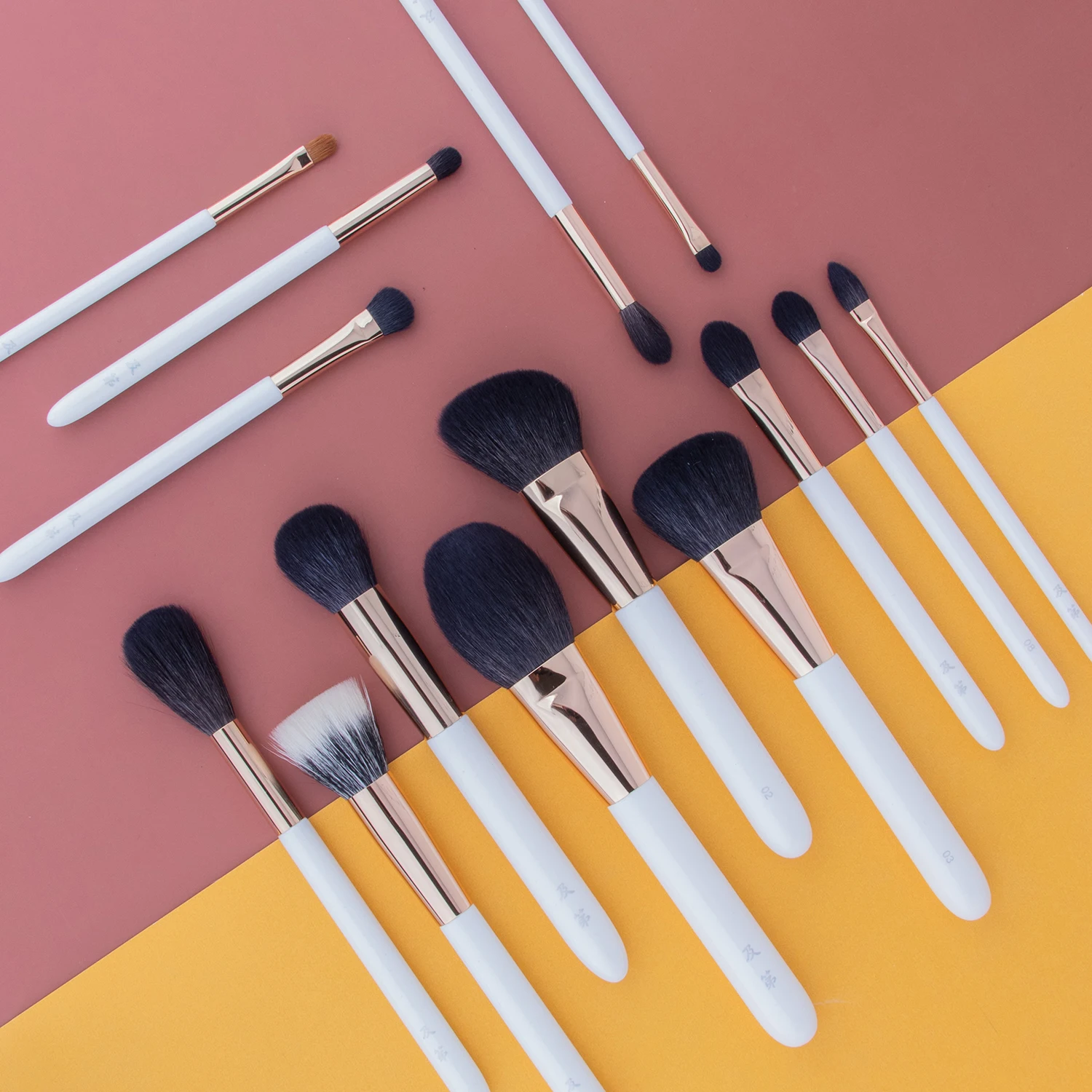 Профессиональная Кисть для макияжа ручной работы пудры румян теней губ мягкая