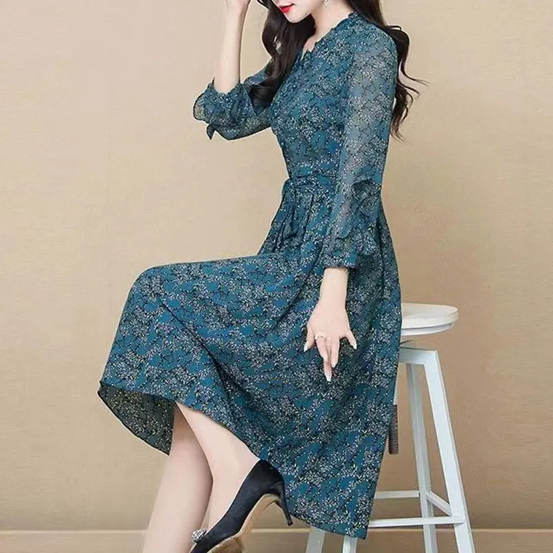Женское офисное платье миди с винтажным принтом элегантное V-образным вырезом и