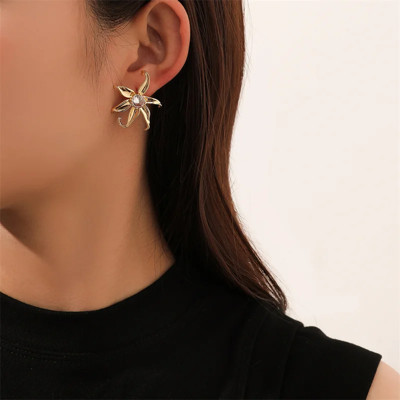 

2023 Vintage Metal Flower Big Earrings for Women Gold Color Zircon Geometric Statement Fashion Brincos Jewelry Earring