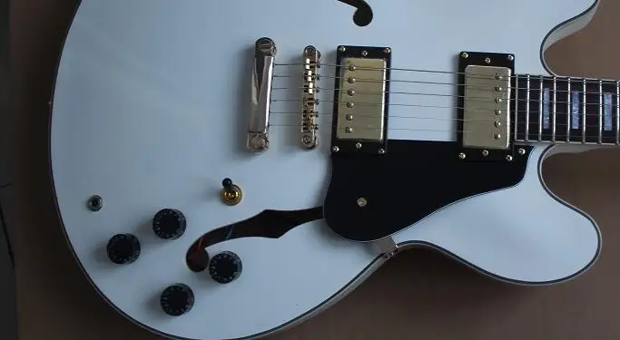 

Бесплатная доставка, Заводская изготовленная на заказ Новая электрическая гитара с полым корпусом, с F-образным отверстием, Jazz белая электр...