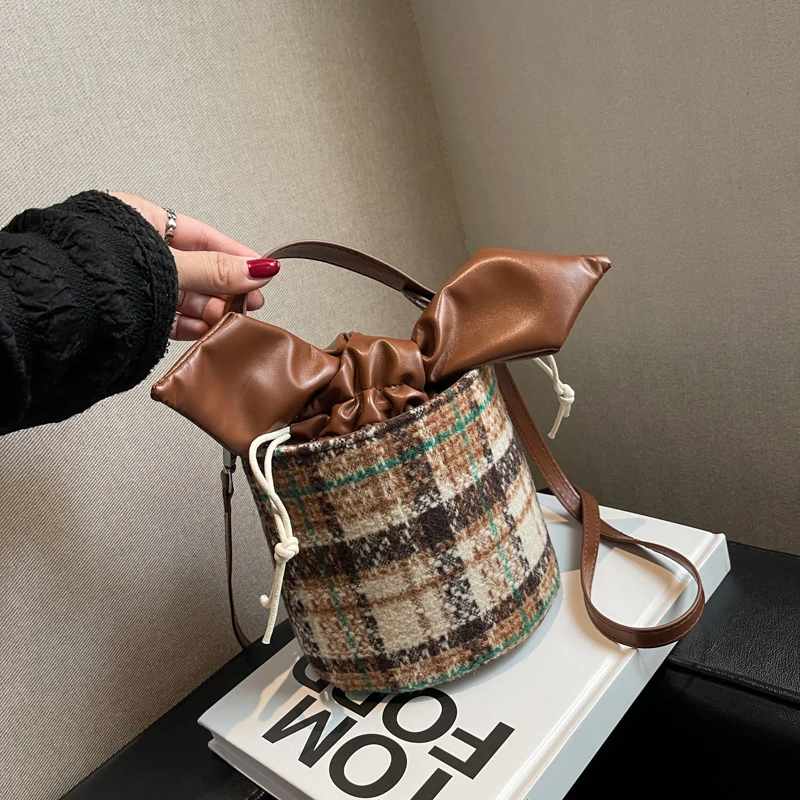 

Plaid Woolen Crossbody Bag Women Retro Bucket Handbag Clutch Bag Drawsting Female Travel Cross Body Bag Mini Handle Bag 2022