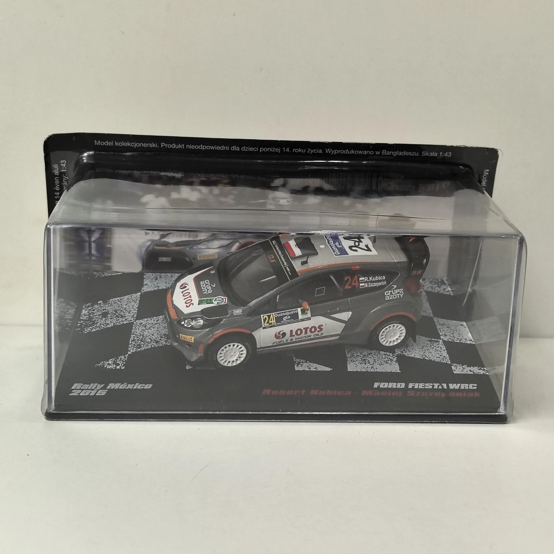 Фото Коллекционная модель IXO в масштабе 1/43 FORD FIESTA WRC # 24 2015 72 Модель автомобиля из сплава №1