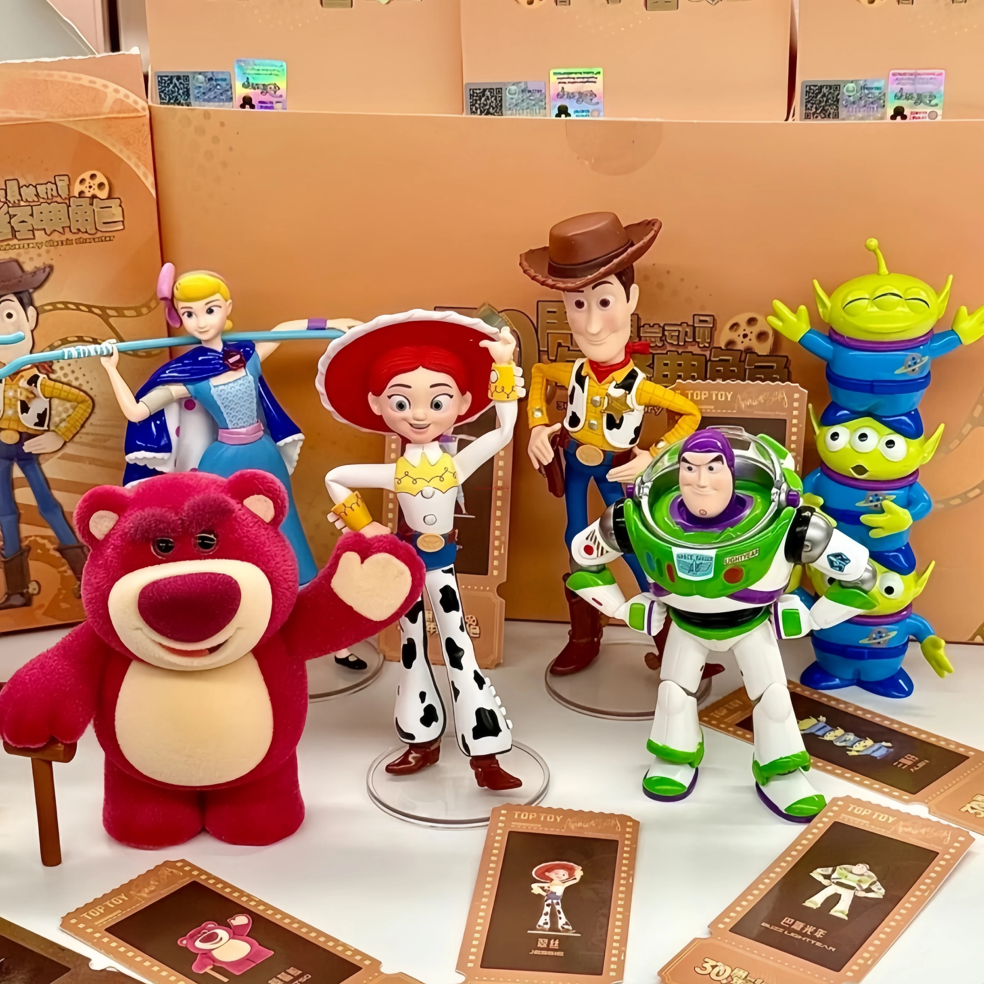 Фото Официальная лицензионная мини-фигурка Top Toy к 30-летию «Истории игрушек», милая коллекционная фигурка из ПВХ, редкий настольный сувенир, подарок для хобби и праздничного декора №3