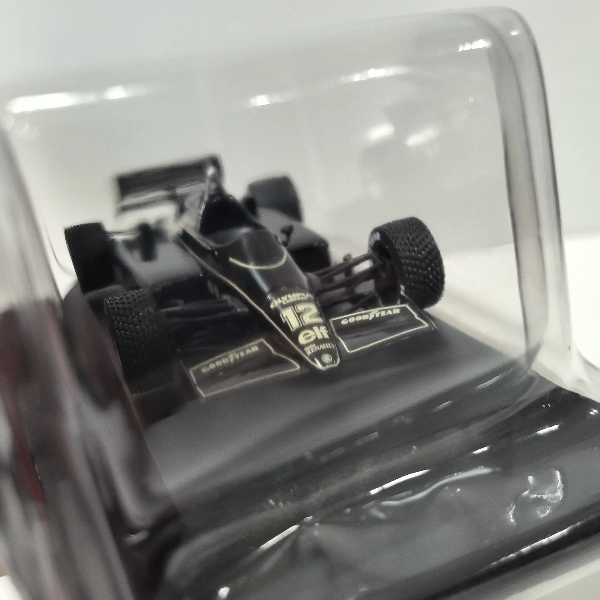 Модель IXO в масштабе 143 LOTUS 97T 1985 года # Модель гоночного болида Формулы-1 W8 из сплава, масштаб 1:12 (art.: 3920db08d9c31) - 3920db08d9c31