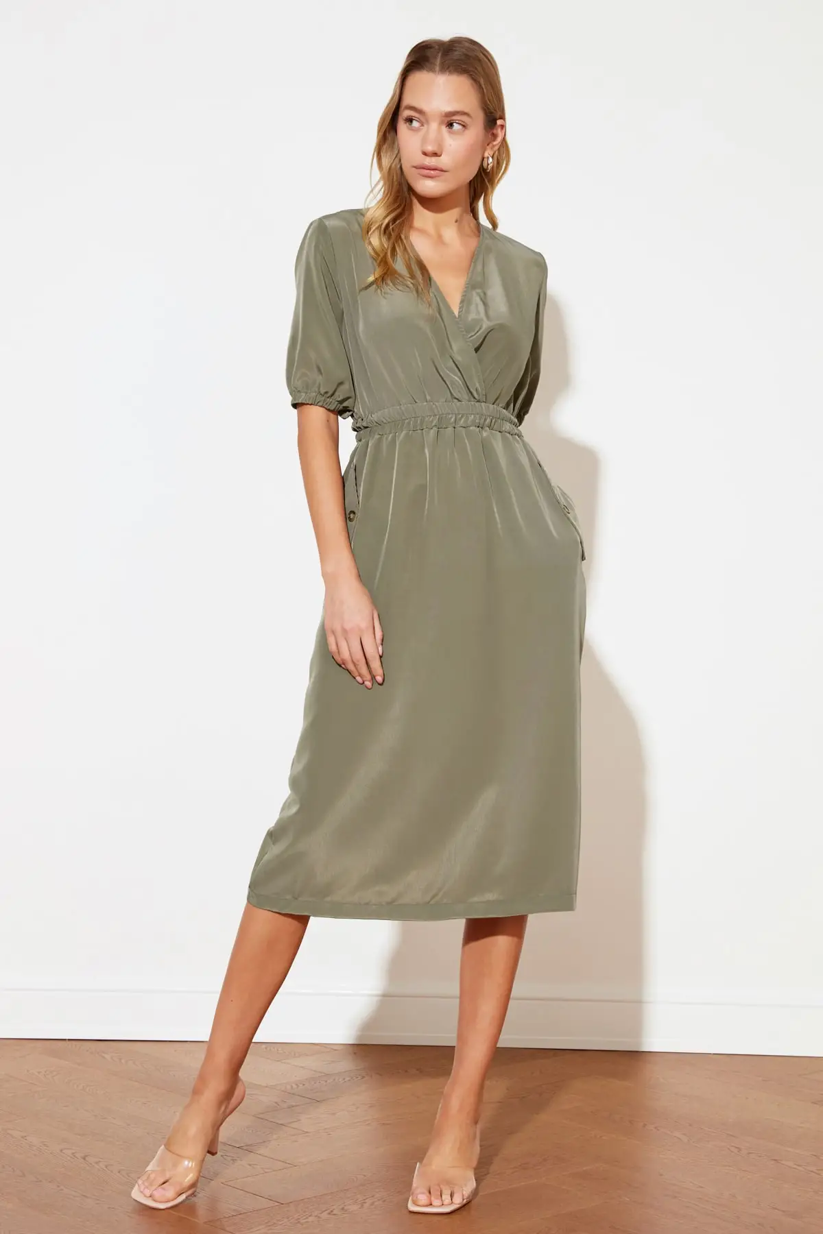 

Trendyol Pocket Detail Double Breasted Collar Dress TWOSS21EL1678