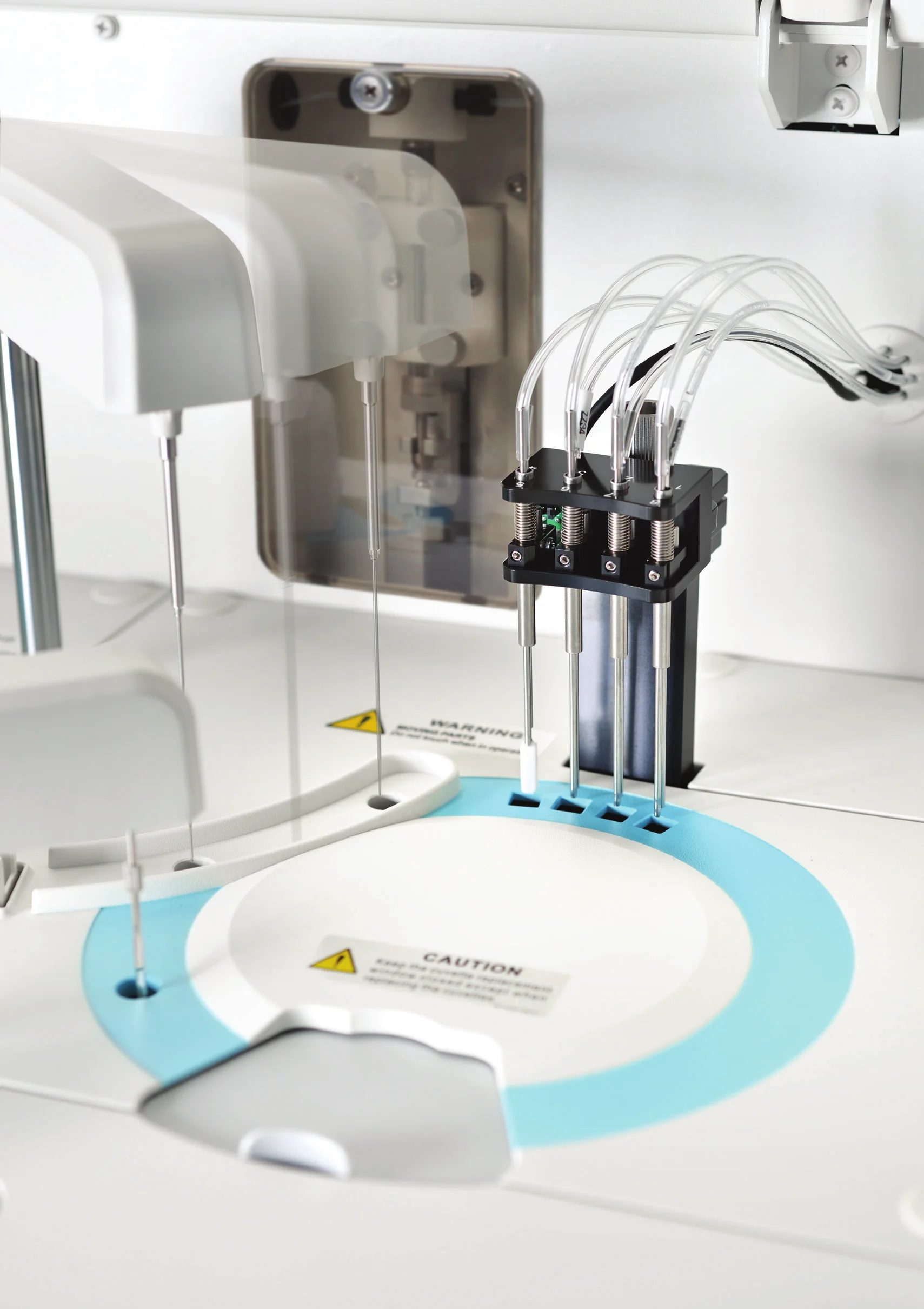 Рисунок 3 - Оригинальный и новый бренд EC