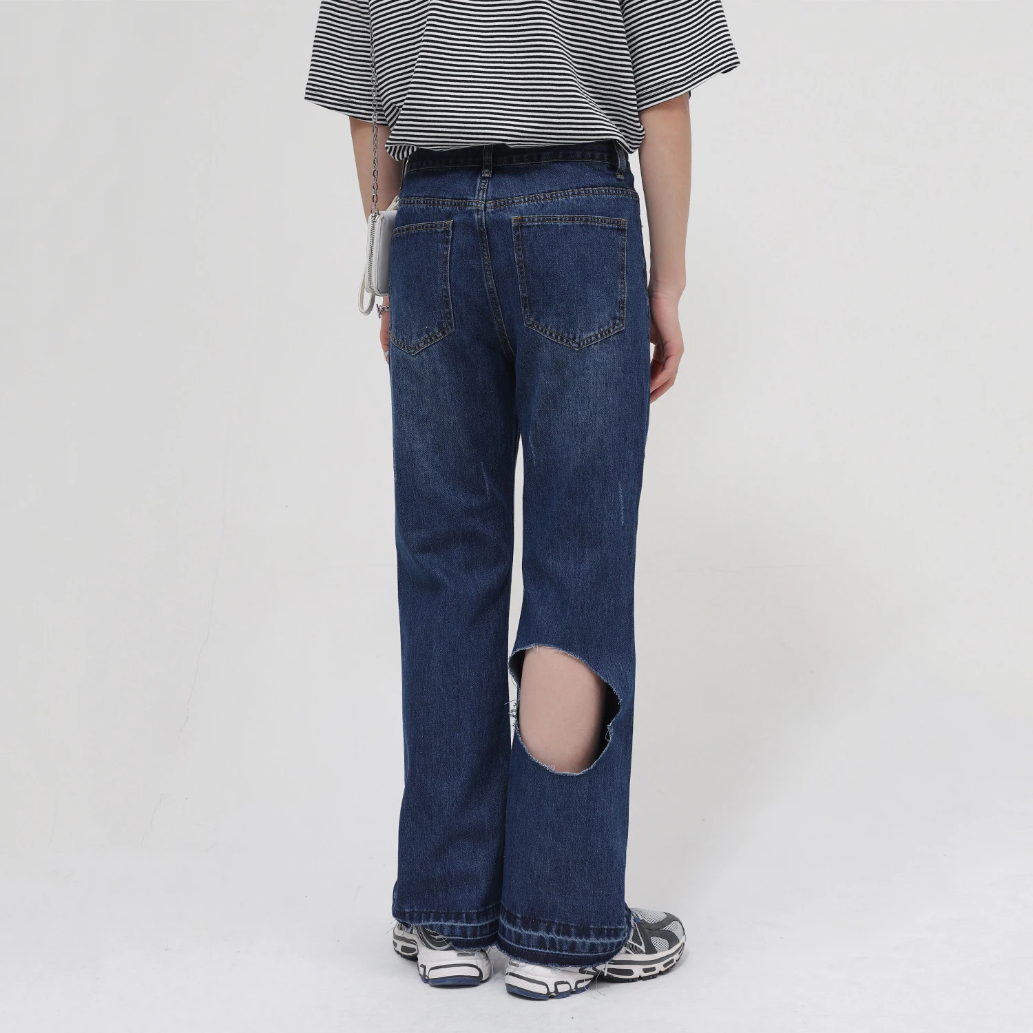 Four Seasons Men's Jeans Blue Hollow Hollow Loose Straight Raw Edge Horn Retro Trend Hip Hop Jeans Streetwear Ins Hot Sale JEANS