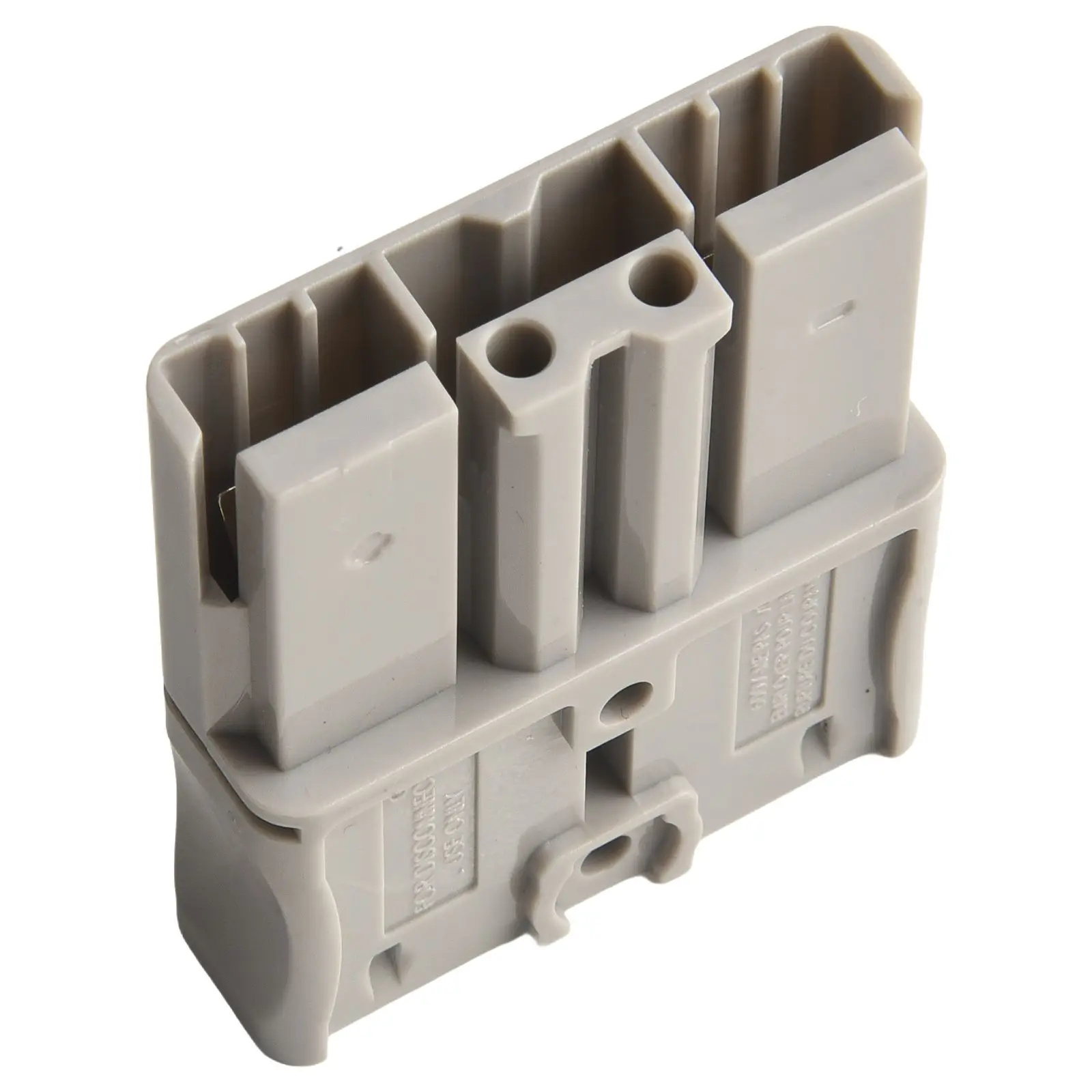 Двухполюсный разъем заряженный и подключенный к разъему для литиевой батареи