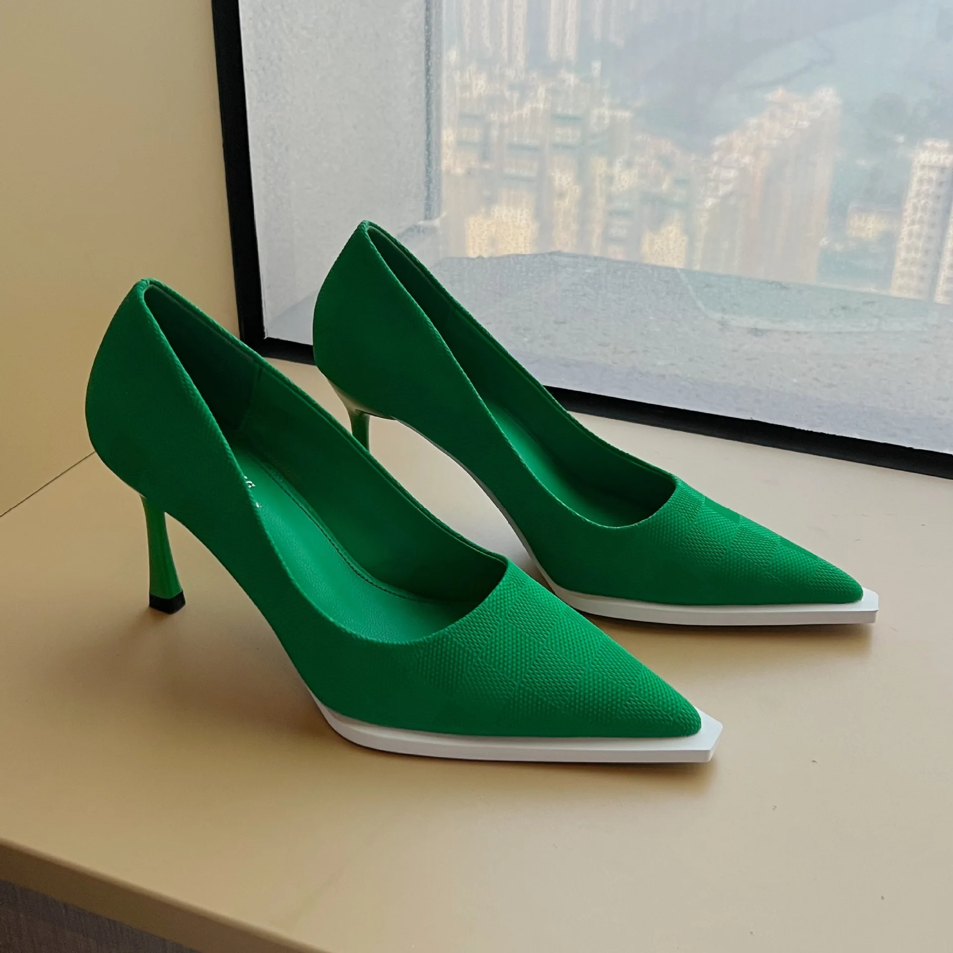 

Туфли-лодочки женские на танкетке, с острым носком, на шнуровке