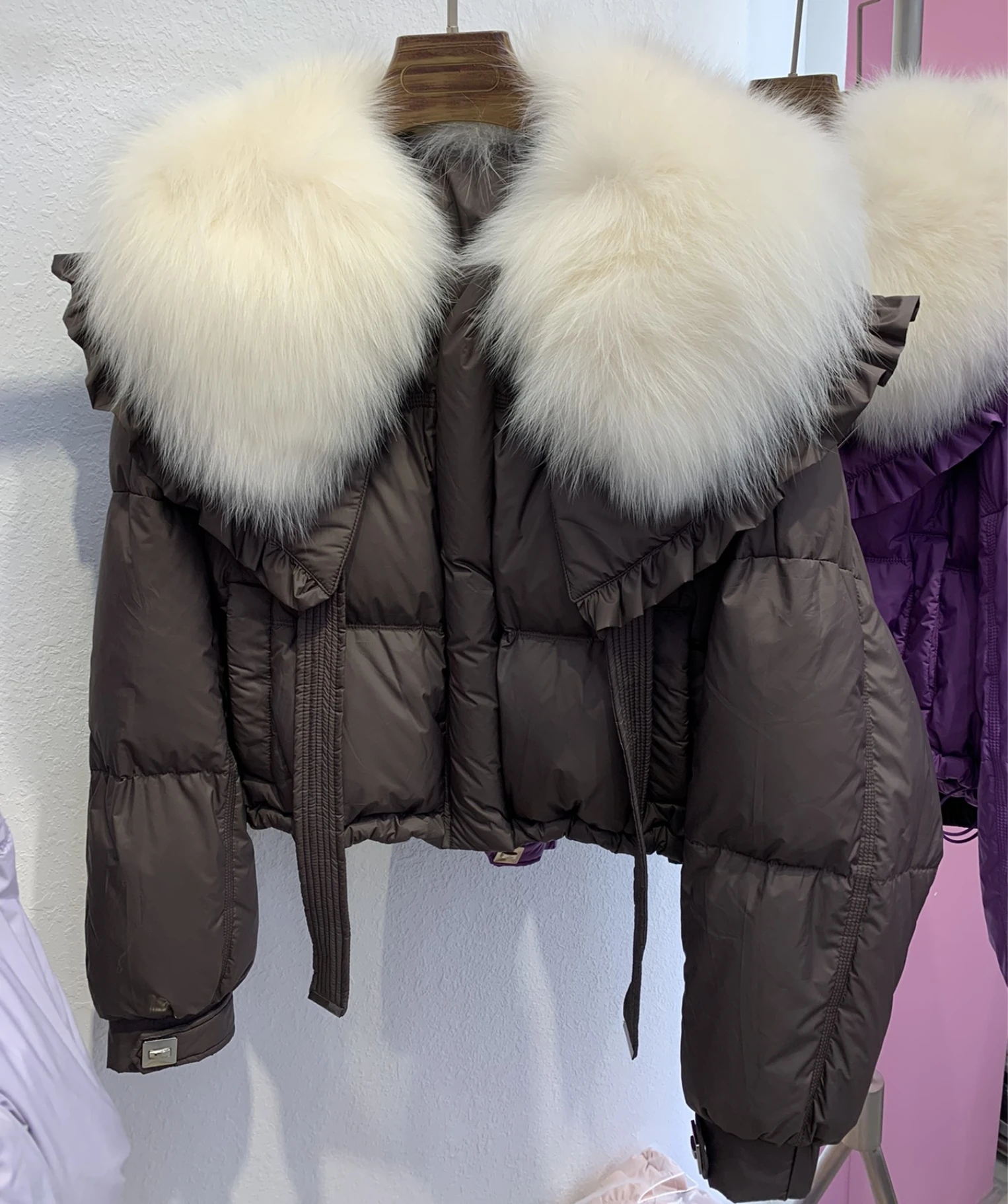 2023 натуральный мех роскошный большой короткий пуховик с воротником из