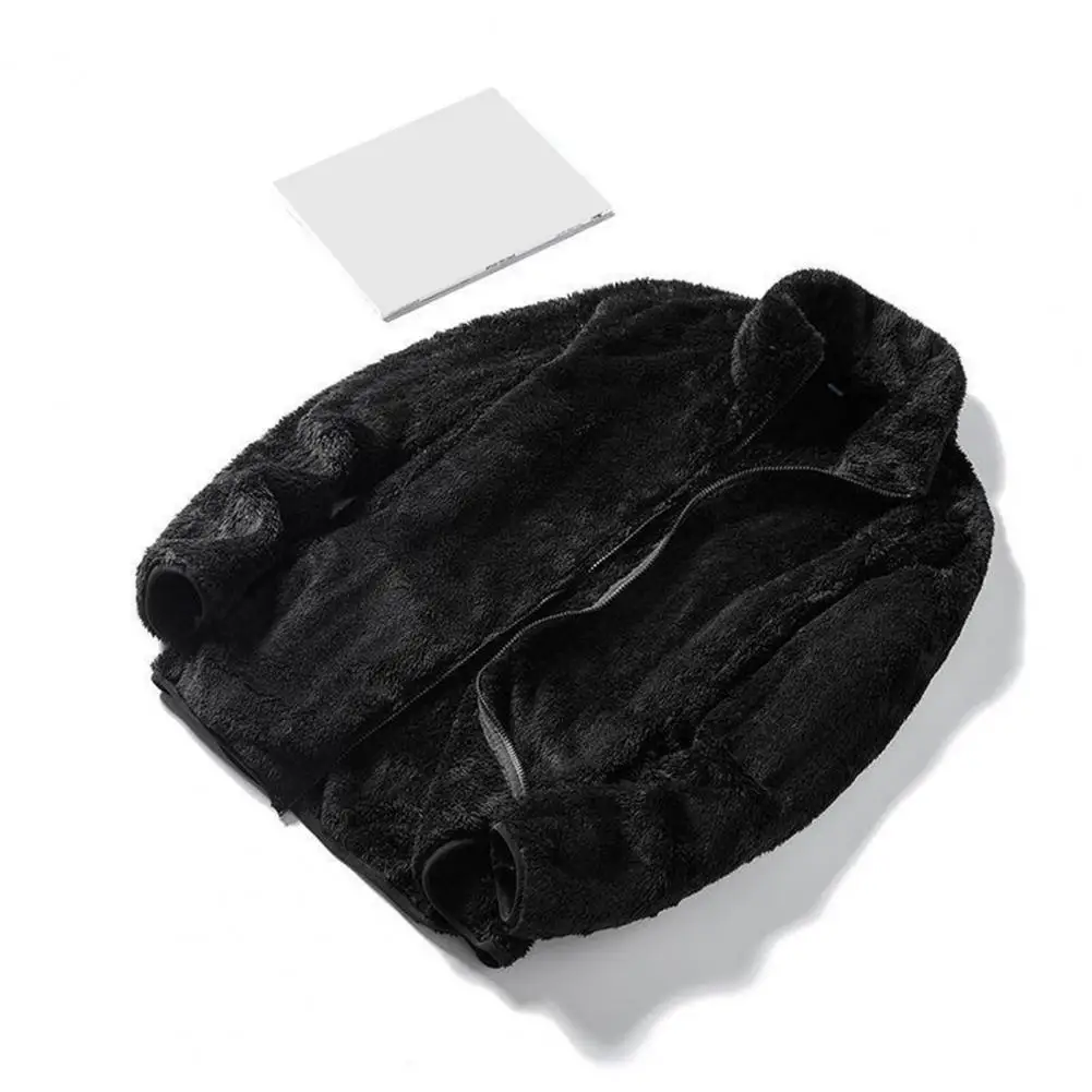 Плюшевая куртка с воротником-стойкой