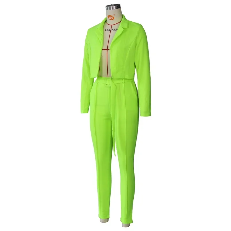 Рисунок 4 - Костюм женский короткий из блейзера