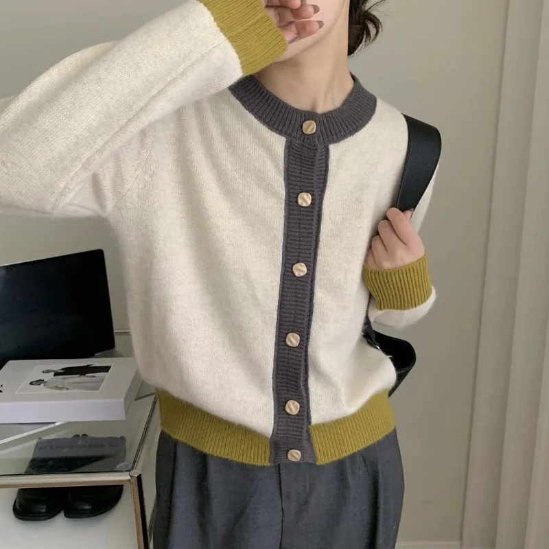 

Color contrast velvet knitted cardigan coat for women spring and autumn loose design soft waxy sweater cardigan female tops