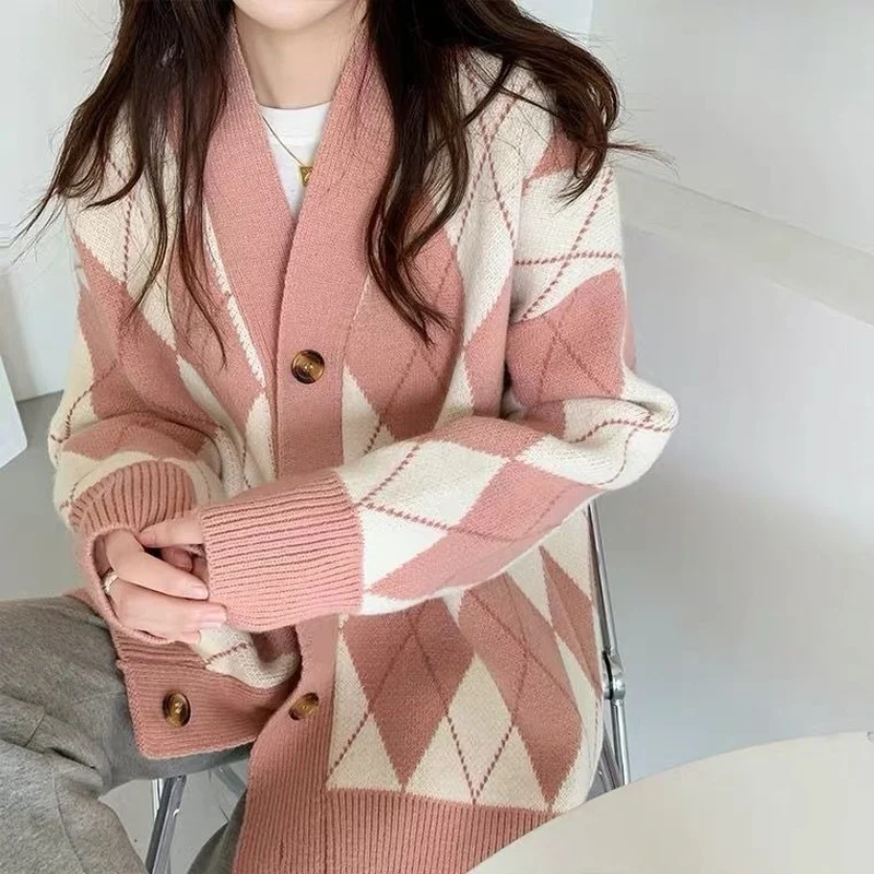

Autumn and Winter New Style Diamond Lattice Lazy Wind Cardigan Sweater Women's Korean Version Loose V-neck Knitted Top Female
