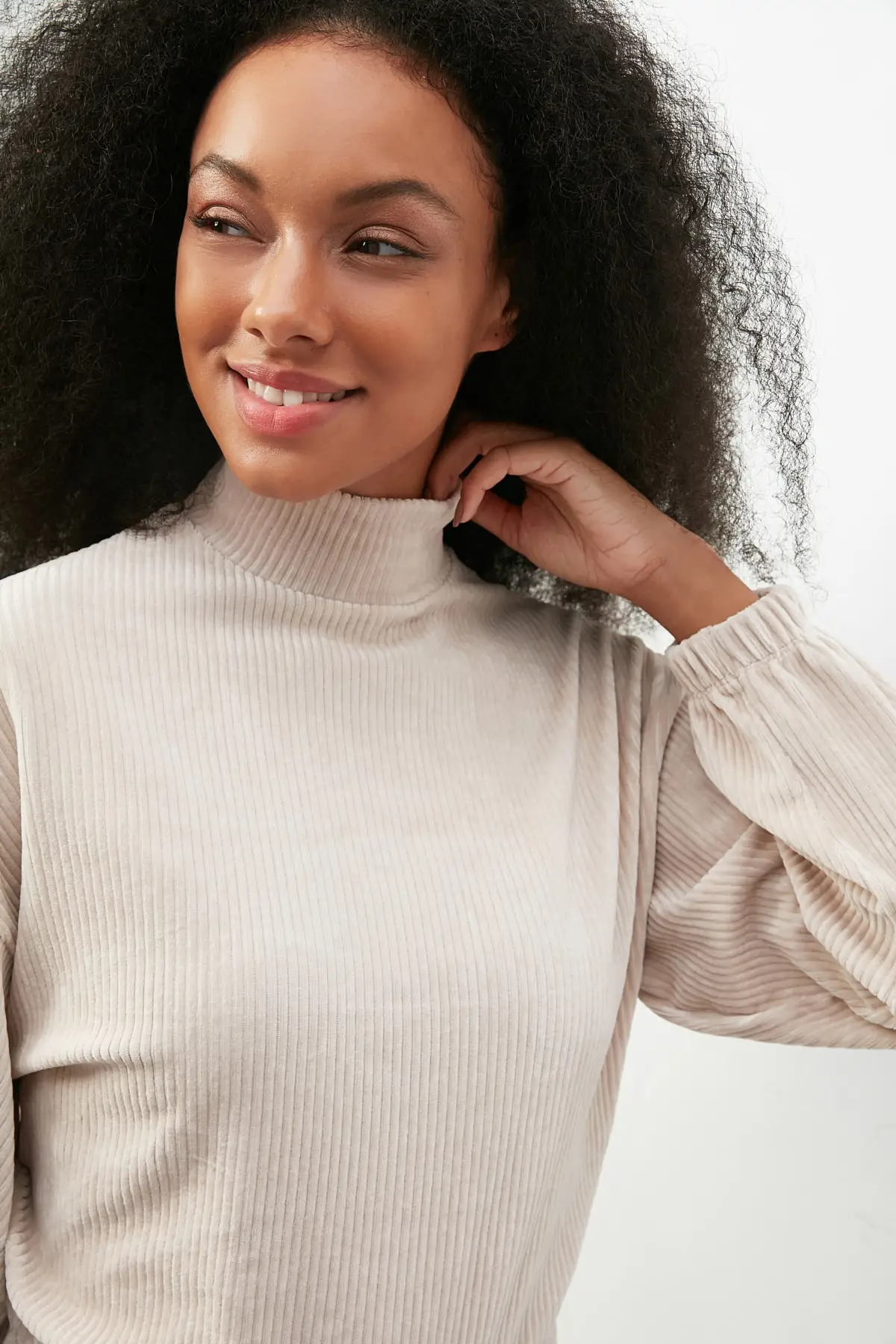 

Trendyol Beli Wheel Upright Collar Knitted Sweatshirt TWOAW22SW2247