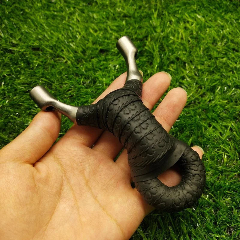 

CNC Stainless Steel Slingshot Palm Treasure Top Card Round Leather Flat Rubber Band Dual Purpose Single Card Fishing Slingshot