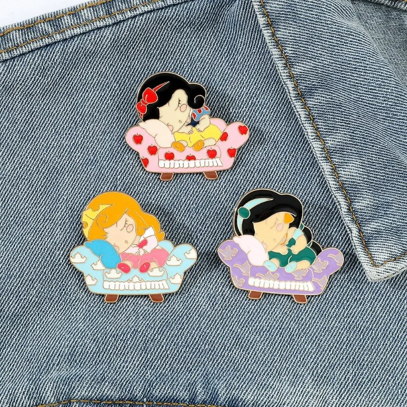 

Disney Cartoon Brooch Anime Character Princess Theme Fashionable Trend Simple Niche Versatile Clothing Brooch Kids Birthday Gift