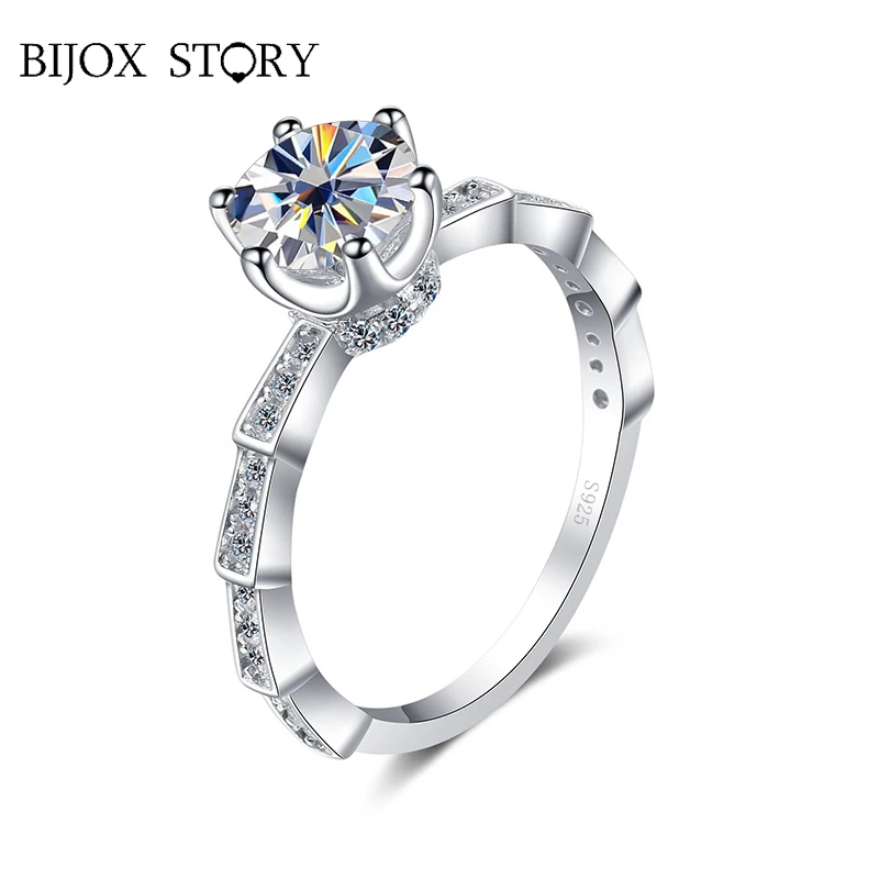 

Женское классическое кольцо из серебра 925 пробы, с муассанитом