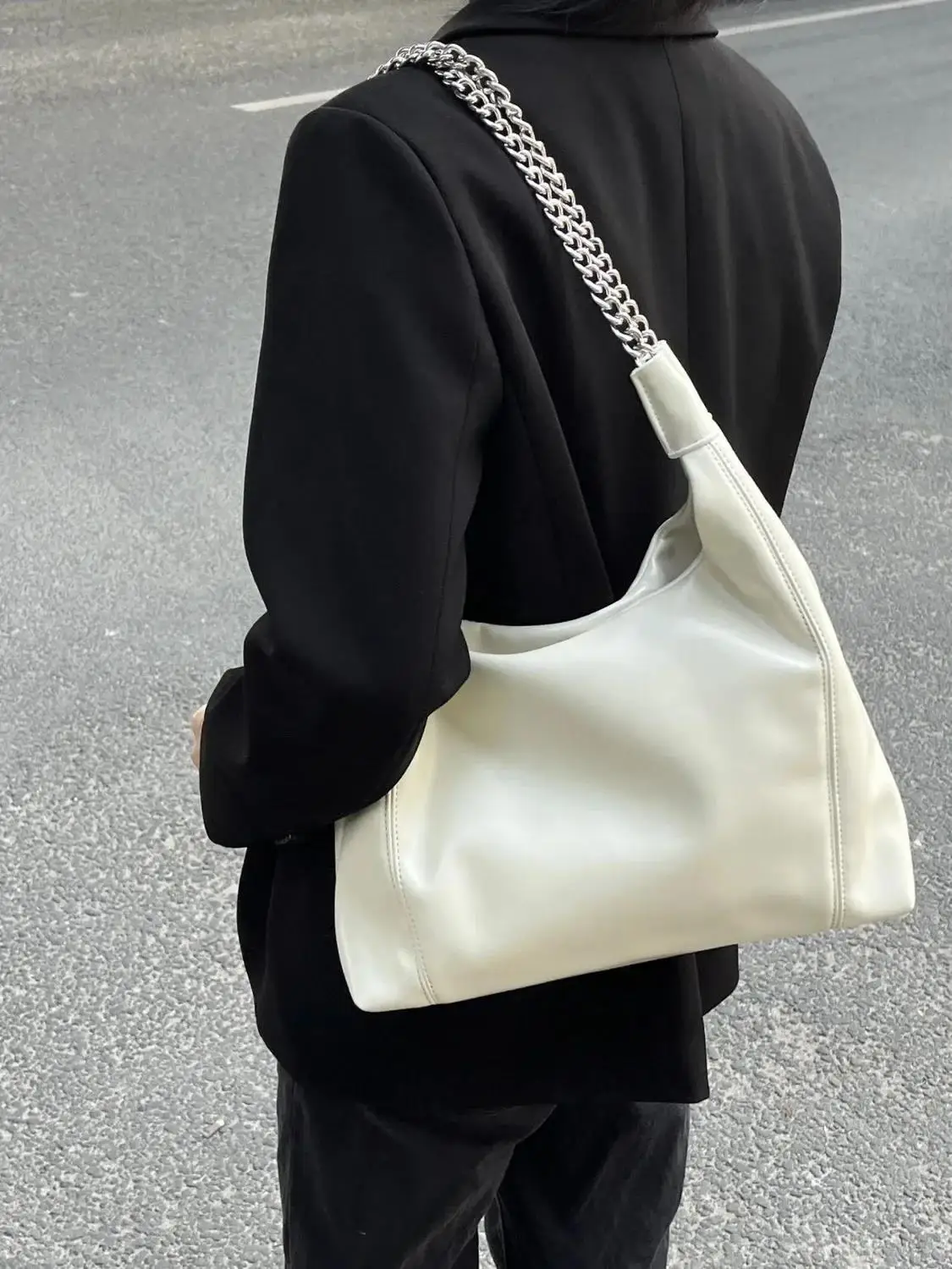 

Fashionable large capacity soft leather women's retro shoulder bag