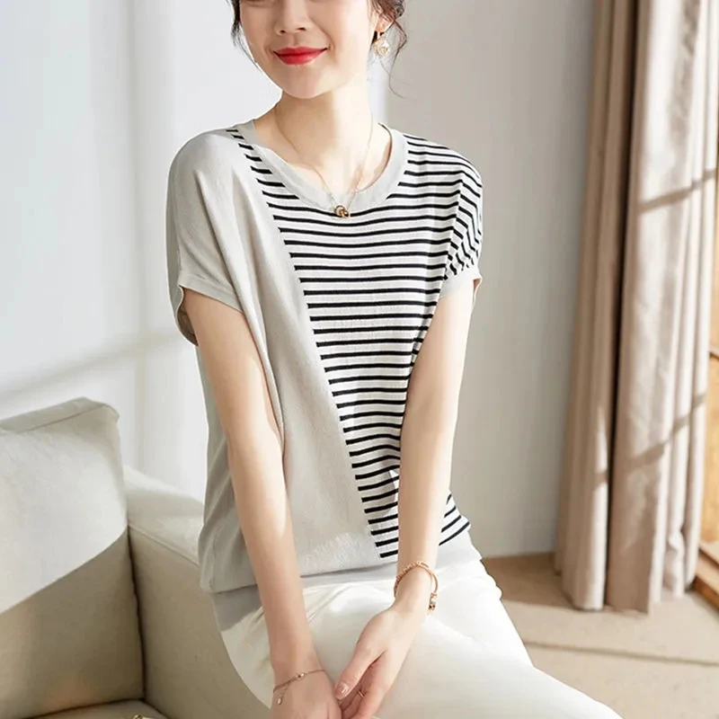 

Женская свободная футболка в полоску, повседневная трикотажная футболка с круглым вырезом и короткими рукавами, в Корейском стиле, Одежда б...