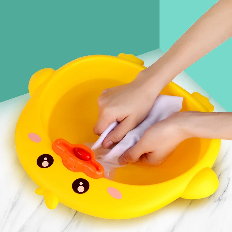 

Interesting Baby Wash Basin Duck Sprinkler Pots Bathroom Toys Spray Water Shower Tub Portable Newborn Bathtub Eco-Friendly Toys