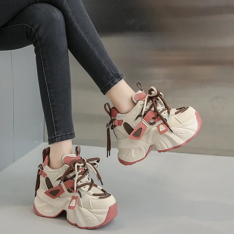 Женские кроссовки из экокожи на толстой нескользящей подошве 8 см