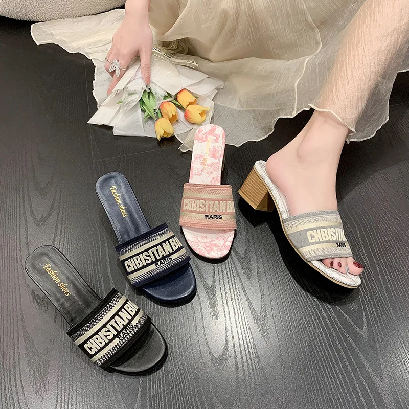

Embroidered Alphabet Slippers High Heel Slippers 2023 Summer New Sandals Women's Fashionable Outer Wear Slippers