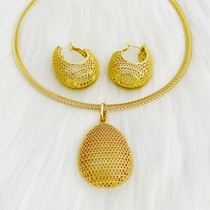 Gold Colour Plated Necklace Earring Set Beautiful Fashion Trend Sweet Romantic Party Wedding