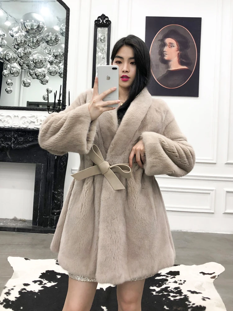 

FURSARCAR Imported Mink Fur Coat Women Winter Luxury Temperament Outertwear Female Warm Socialite Real Mink Fur Jacket Women