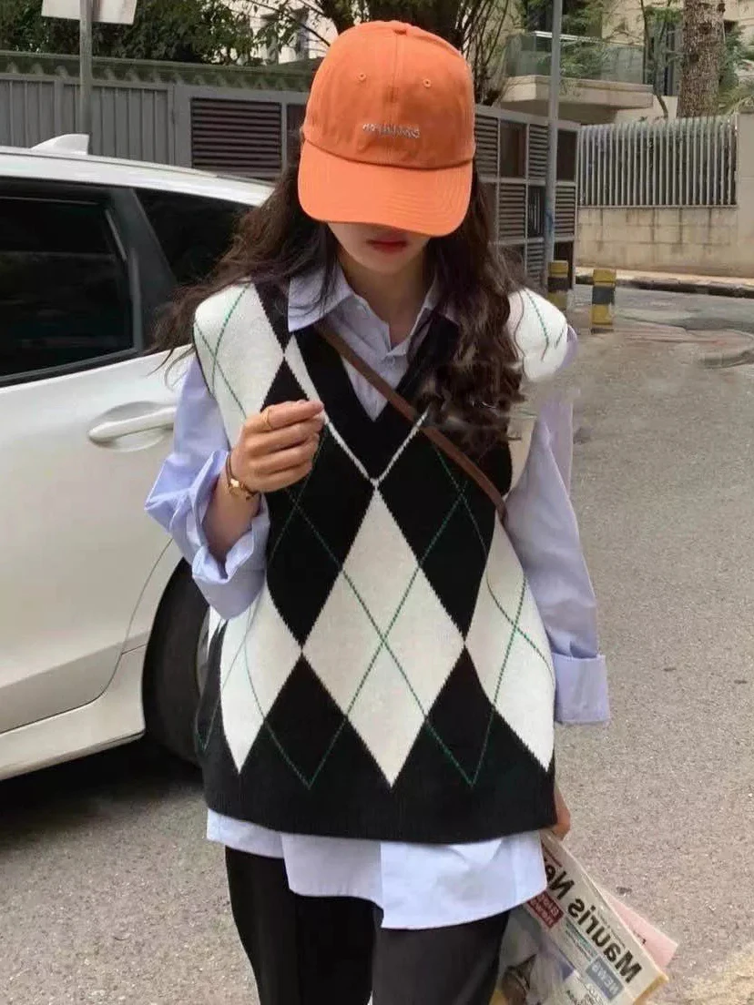 Свитер женский осенний вязаный в клетку с V-образным вырезом C-223 |