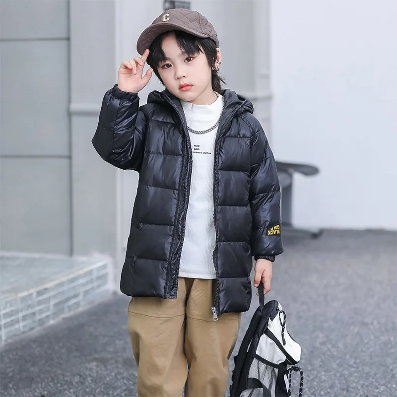 Осенне-зимний детский пуховик из полиэфирного волокна черного и золотого цвета