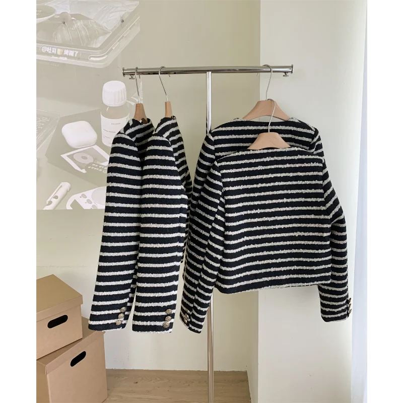 Рисунок 3 - Женское твидовое Свободное пальто в полоску