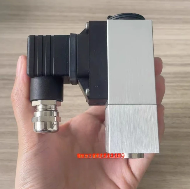 Для DANFOSS MBC5100 1211-3DB04 061B 000666 Реле давления 1 шт.