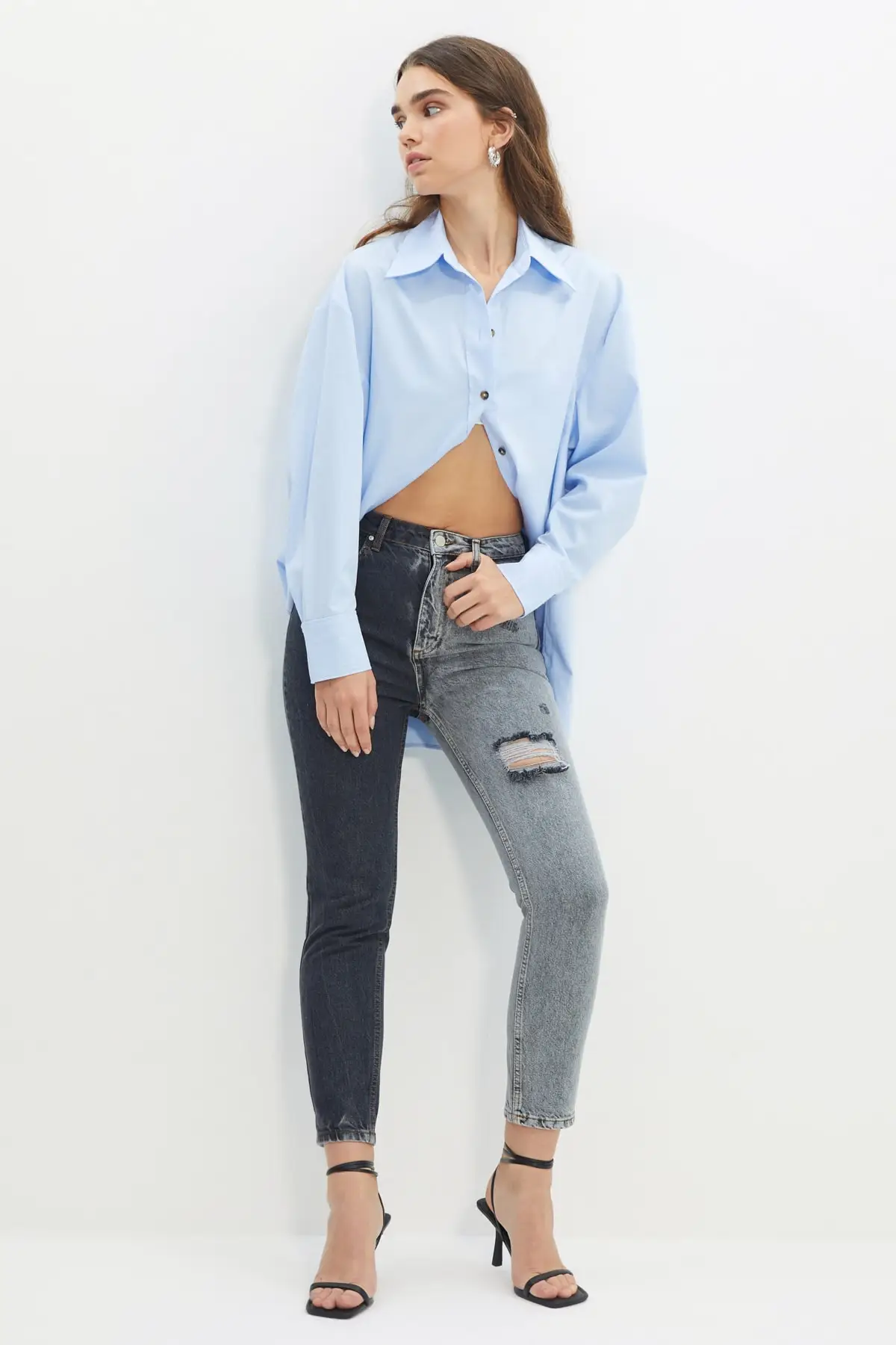 

Trendyol Yırtıklı With Color Block High Bel Mom Jeans TWOAW22JE0414