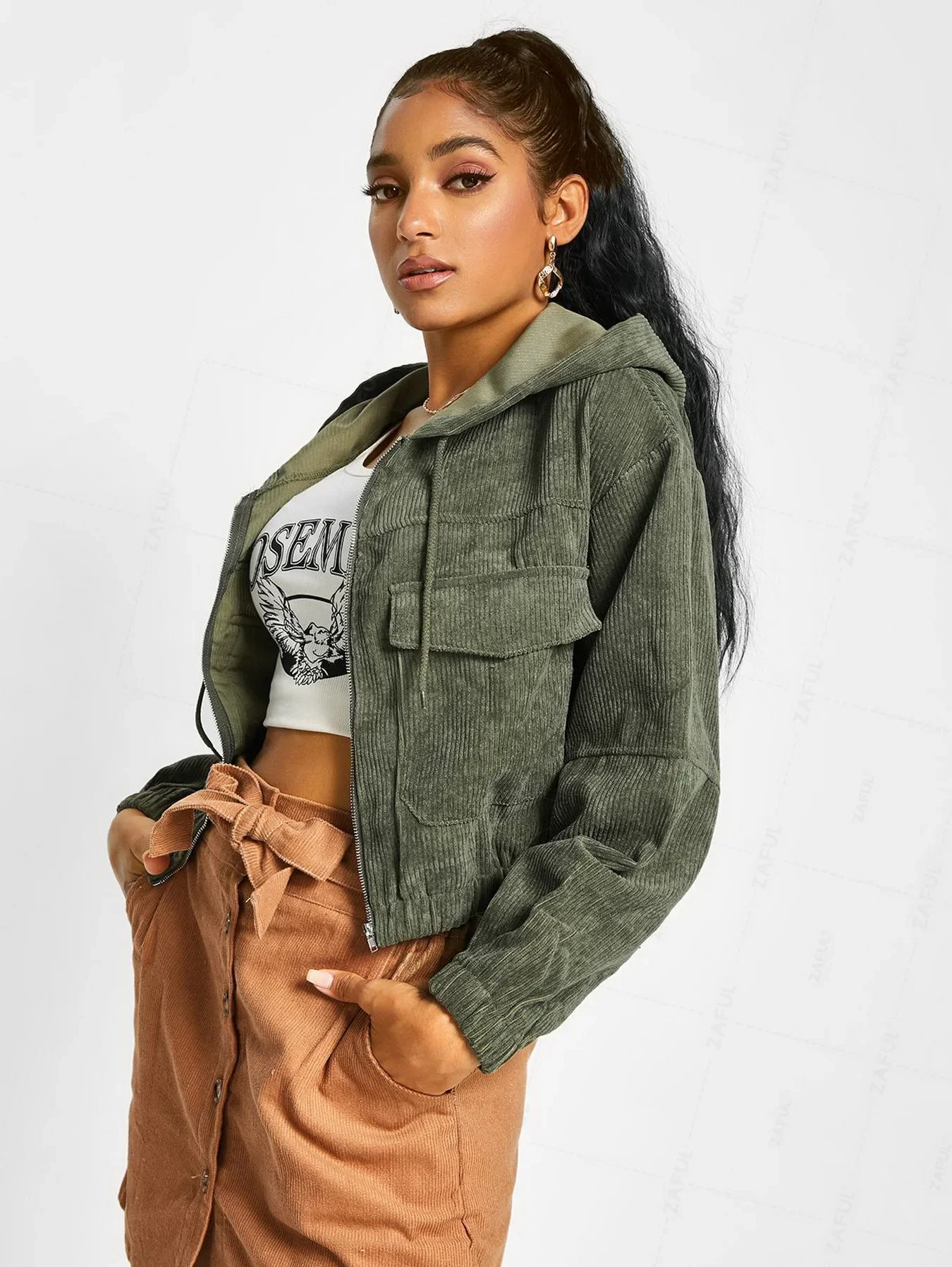 ZAFUL женская вельветовая куртка с заниженными плечами и карманами капюшоном на