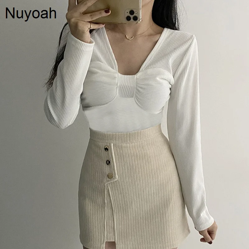 

Футболка женская Базовая в Корейском стиле с V-образным вырезом